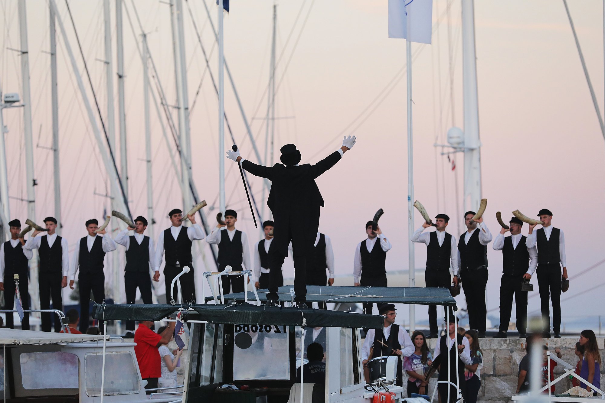 Socializing Craft & contemporary Art for sustainable Tourism